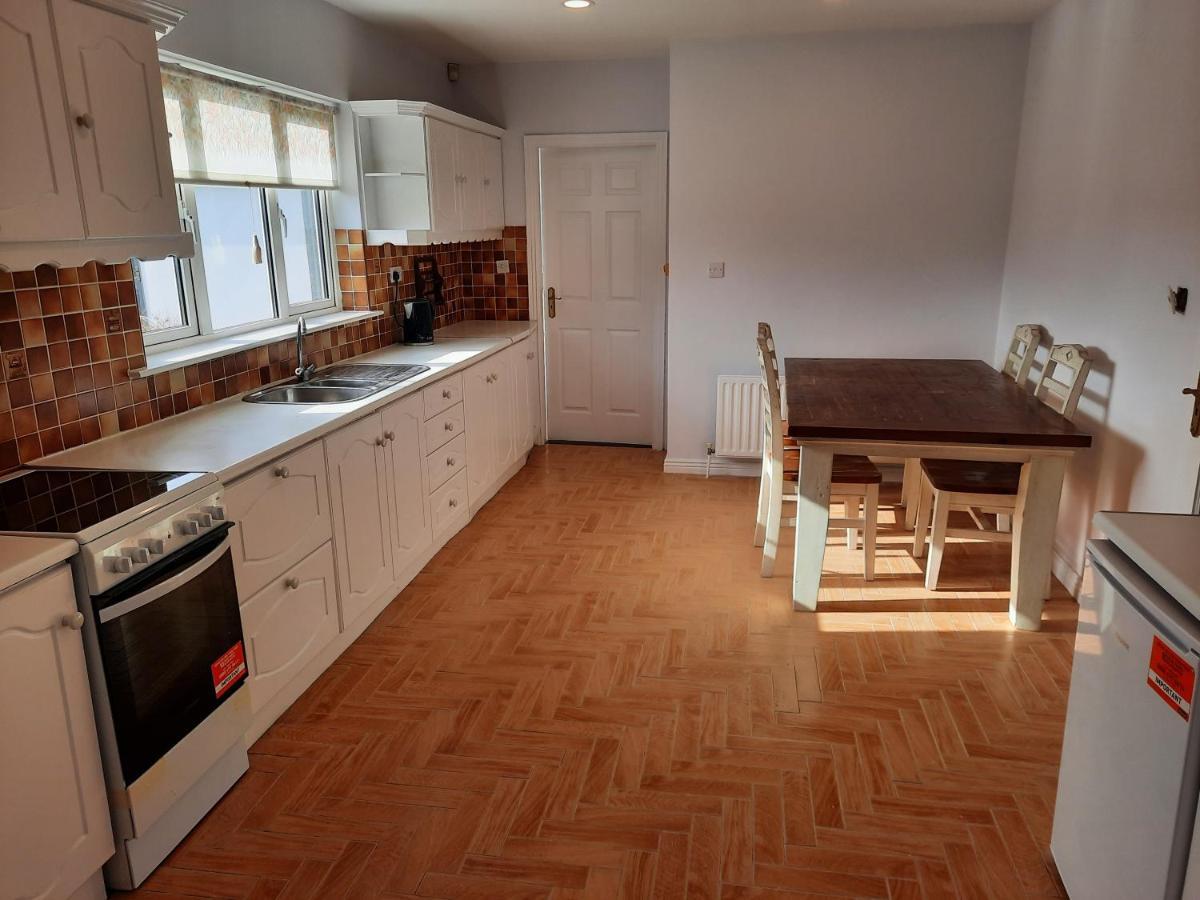 4 Bedroom, 15 Min To Limerick City Quiet Retreat. Luaran gambar